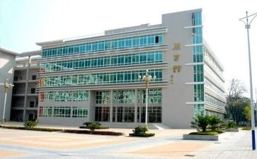 毕业大专自我鉴定模板8篇