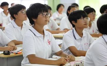 高一作文700字6篇
