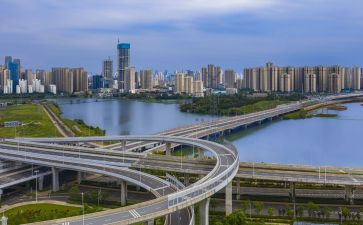 公司建设期述职报告5篇