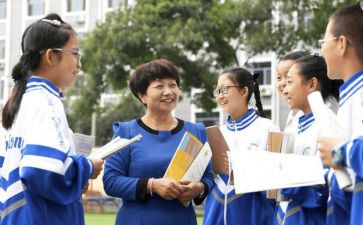 以老师为主题的演讲稿8篇