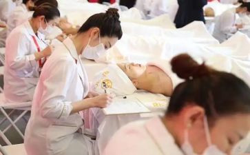 做美容工作总结8篇