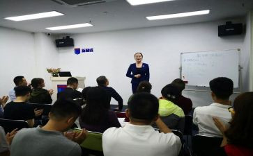 培训学校的述职报告6篇