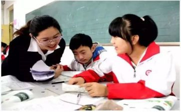 教师中二总结报告模板6篇